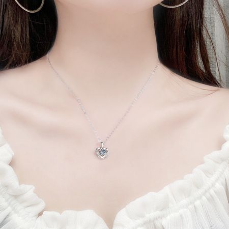 High-end heart-shaped love pendant clavicle necklace